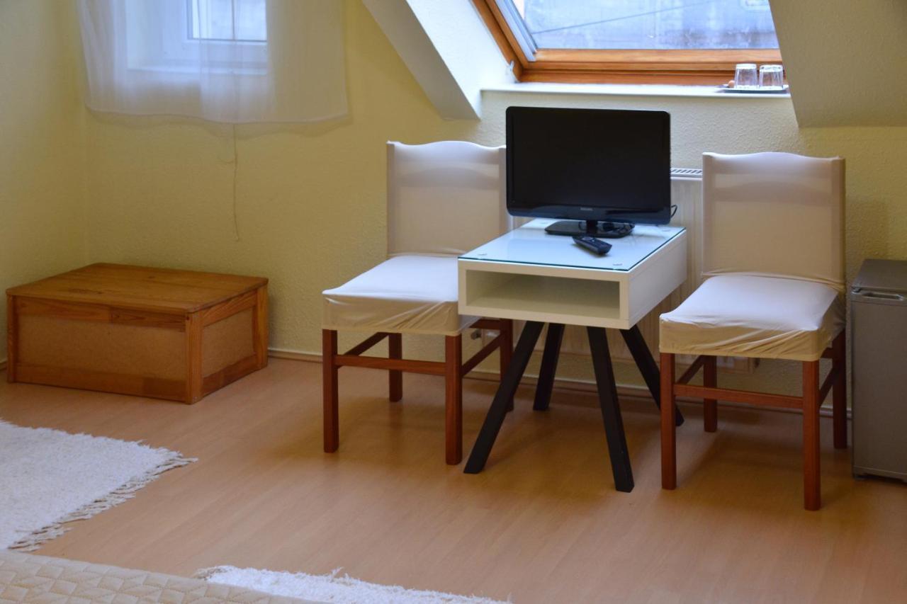 Afrodite Apartmanhaz Eger Extérieur photo